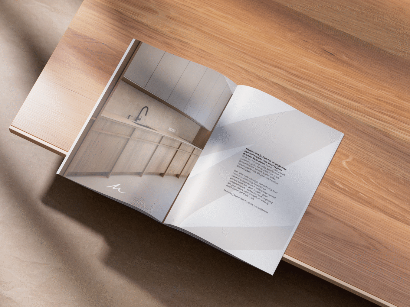 Mereno mockup brochure